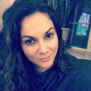 Meet your Posher, Raquel